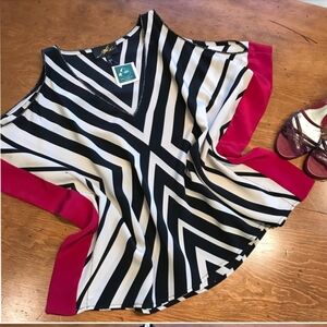 🆕 100% silk cold-shoulder top.